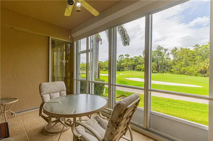 Rear screened Lanai with ceiling fan