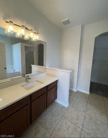 511 Ne 19th Pl, Cape Coral, Florida 33909