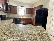 511 NE 19th  PL, Cape Coral, FL 33909