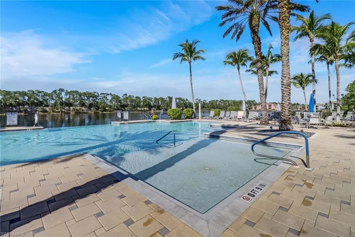 1690  Tarpon Bay S DR, Naples, FL 34119