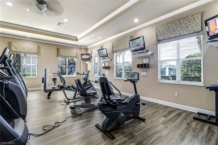 1690  Tarpon Bay S DR, Naples, FL 34119