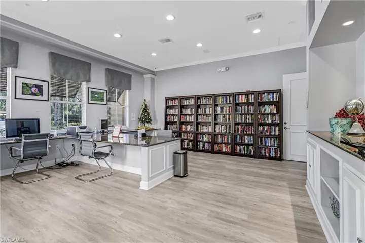 Clubhouse library / business center. Wifi available