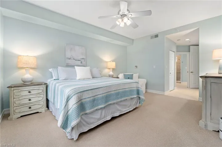 1690  Tarpon Bay S DR, Naples, FL 34119