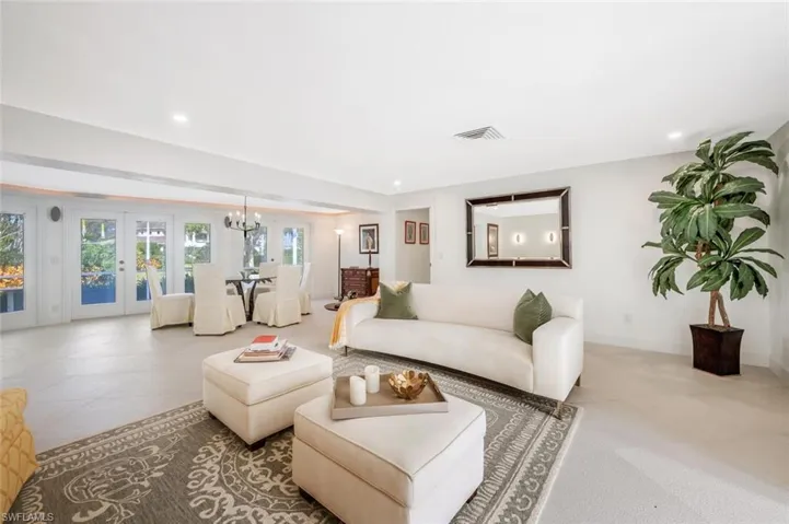 735 Parkview Ln, Naples, Florida 34103