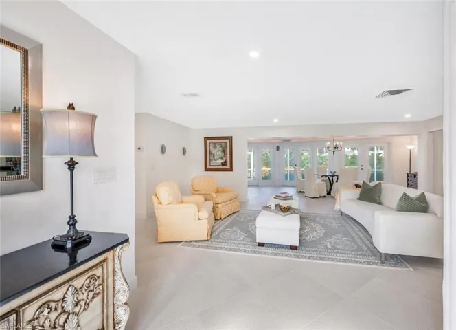 735 Parkview Ln, Naples, Florida 34103