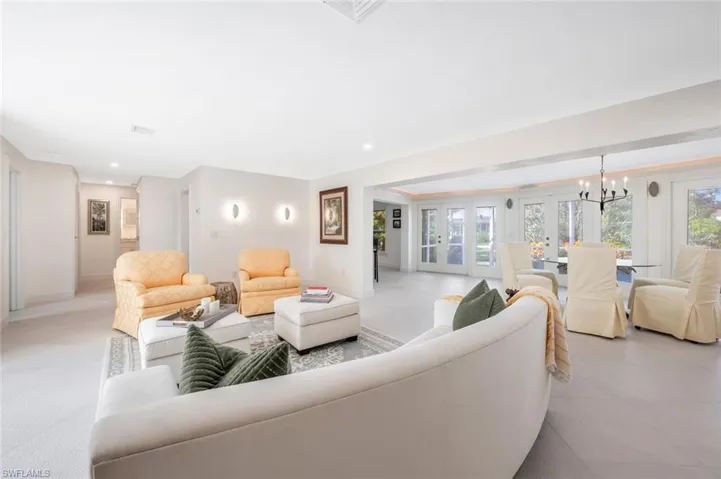 735 Parkview Ln, Naples, Florida 34103