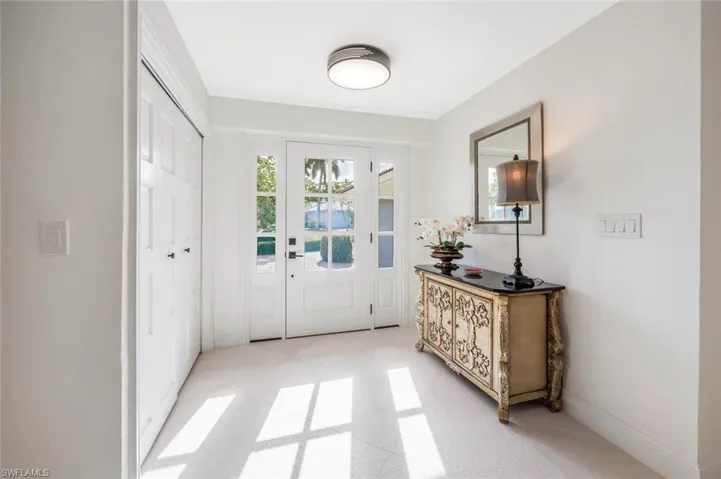 735 Parkview Ln, Naples, Florida 34103