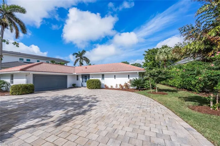 735 Parkview Ln, Naples, Florida 34103