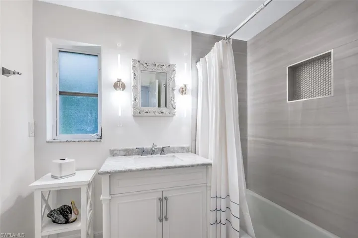 735 Parkview Ln, Naples, Florida 34103