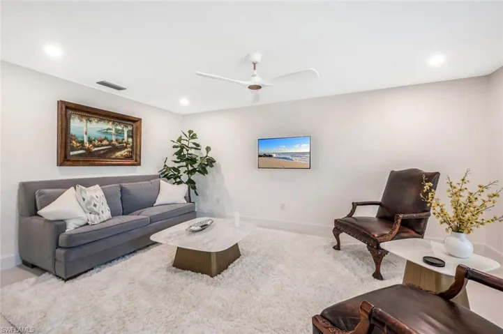 735 Parkview Ln, Naples, Florida 34103