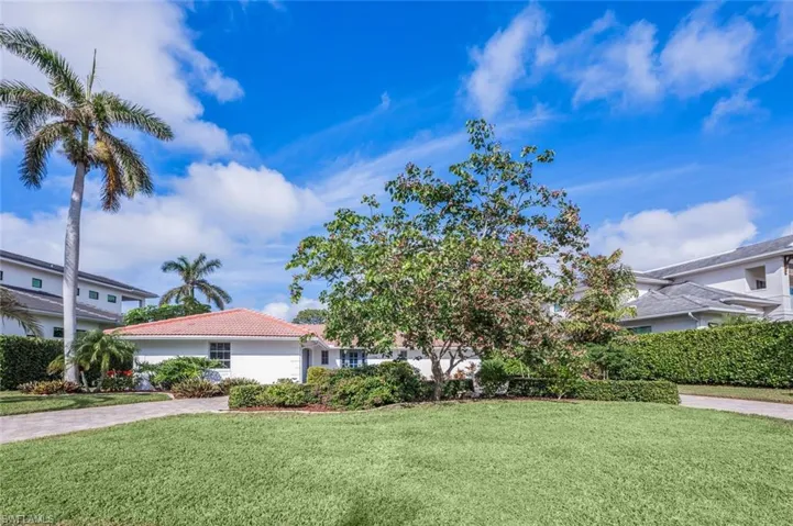 735 Parkview Ln, Naples, Florida 34103