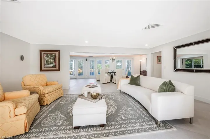 735 Parkview Ln, Naples, Florida 34103