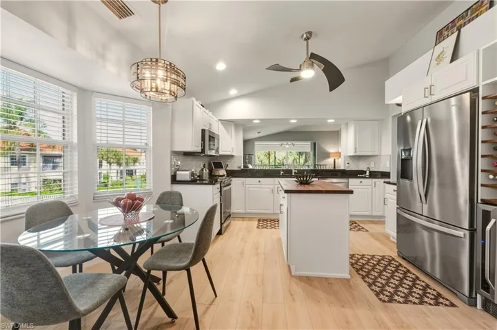 6185 Reserve Cir 1403, Naples, Florida 34119