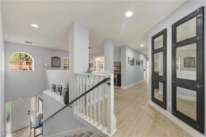 6185  Reserve  CIR, Naples, FL 34119