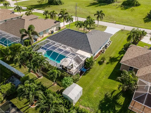 Bird's eye view of a pool