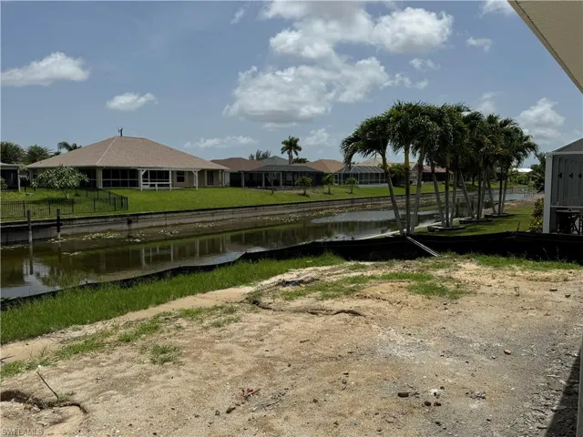 302 SE 15th  TER, Cape Coral, FL 33990