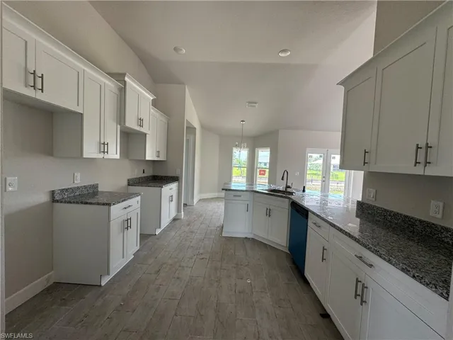 302 SE 15th  TER, Cape Coral, FL 33990