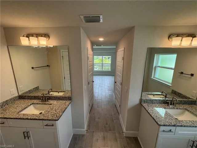 302 SE 15th  TER, Cape Coral, FL 33990