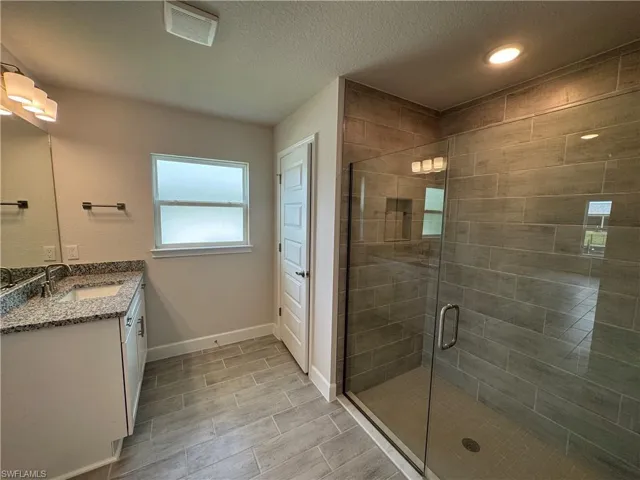 302 SE 15th  TER, Cape Coral, FL 33990