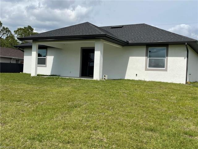 2905  Nadine  LN, Lehigh Acres, FL 33971