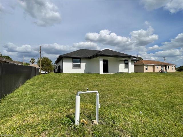 2905  Nadine  LN, Lehigh Acres, FL 33971