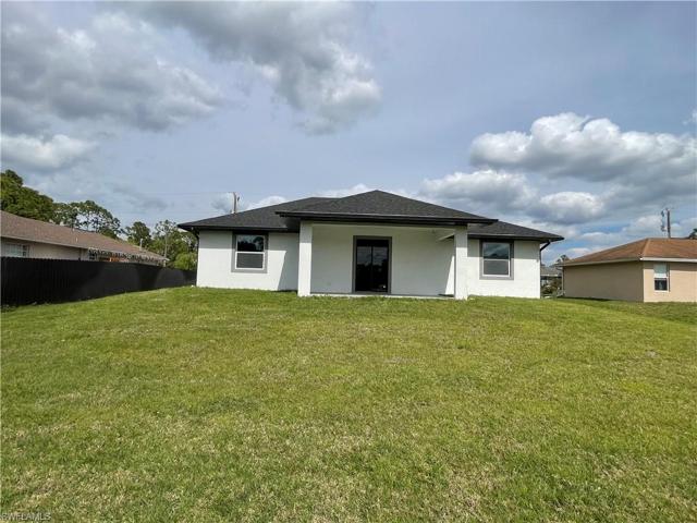 2905  Nadine  LN, Lehigh Acres, FL 33971
