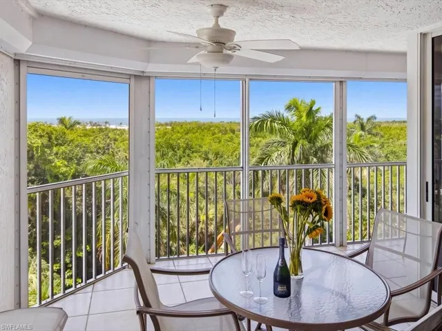 5550 Heron Point Dr 402, Naples, Florida 34108