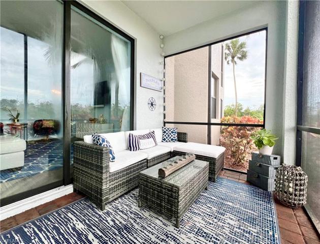 Back screened lanai