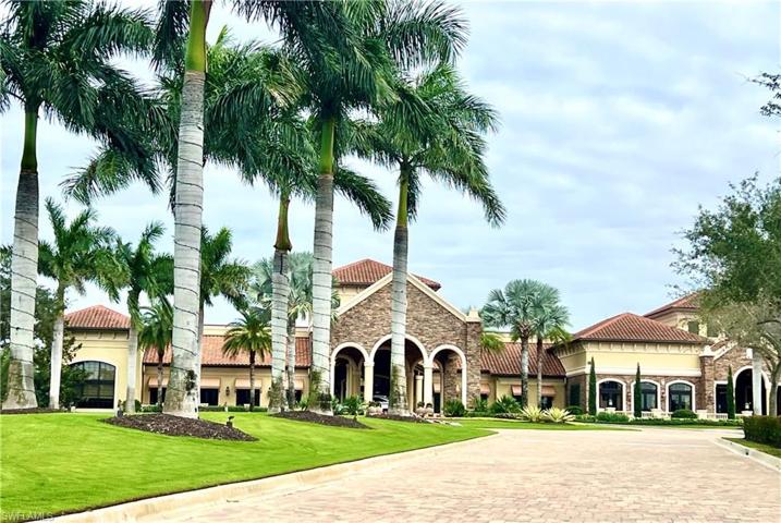 Two clubhouses with indoor/outdoor dining and bars