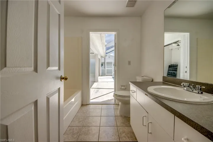 2114 Sw 39 St, Cape Coral, Florida 33914