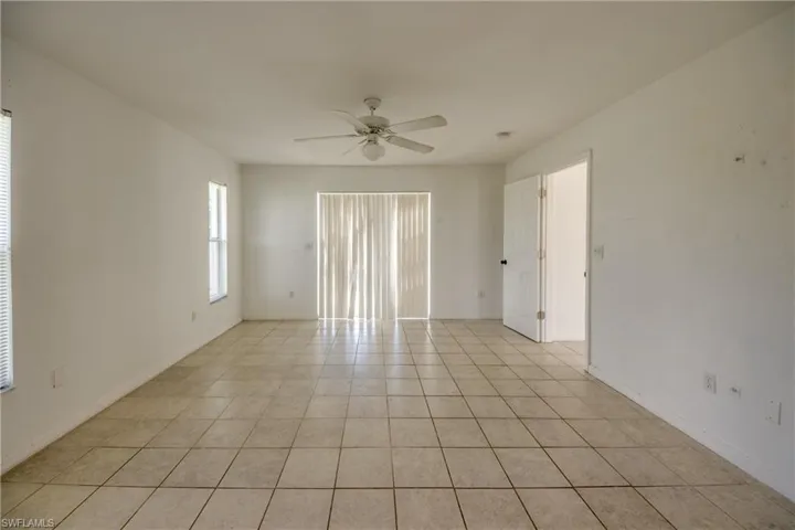 2114 Sw 39 St, Cape Coral, Florida 33914