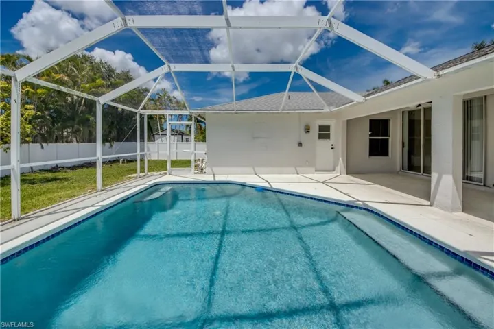2114 Sw 39 St, Cape Coral, Florida 33914