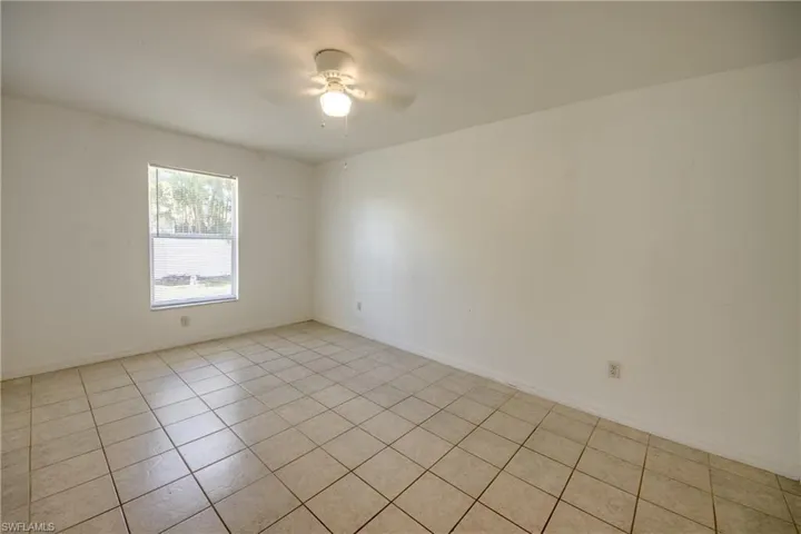 2114 Sw 39 St, Cape Coral, Florida 33914
