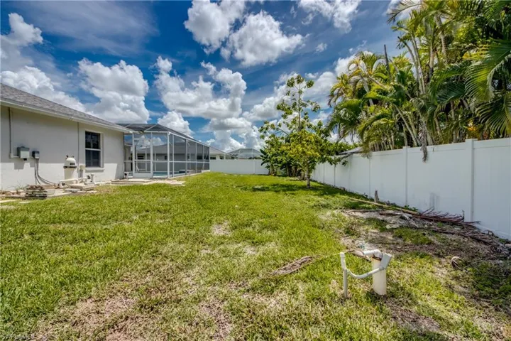 2114 Sw 39 St, Cape Coral, Florida 33914