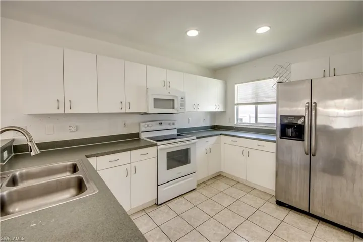 2114 Sw 39 St, Cape Coral, Florida 33914