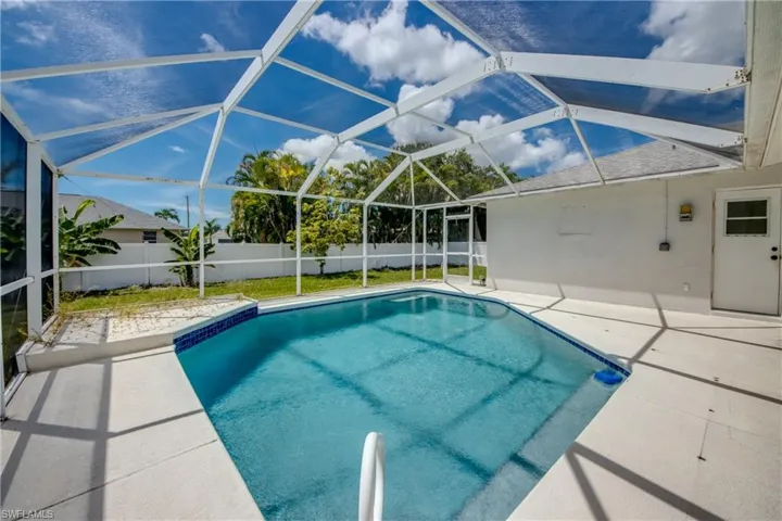 2114 Sw 39 St, Cape Coral, Florida 33914