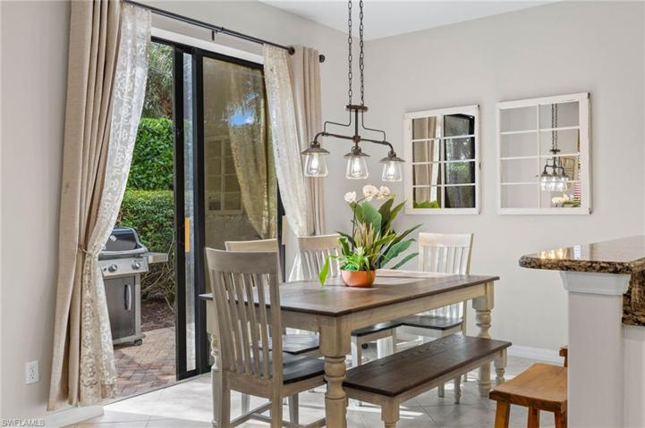 1110  Medan S CT, Naples, FL 34113