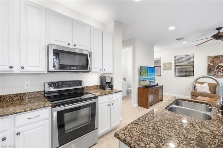 1110  Medan S CT, Naples, FL 34113