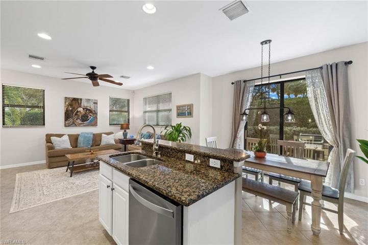 1110  Medan S CT, Naples, FL 34113
