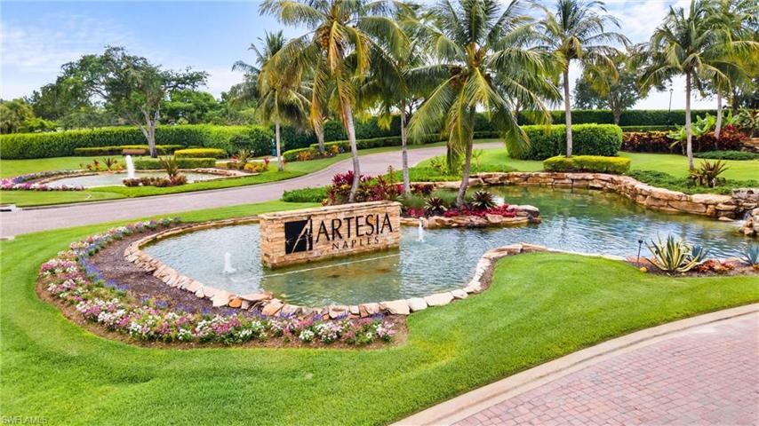 1110  Medan S CT, Naples, FL 34113
