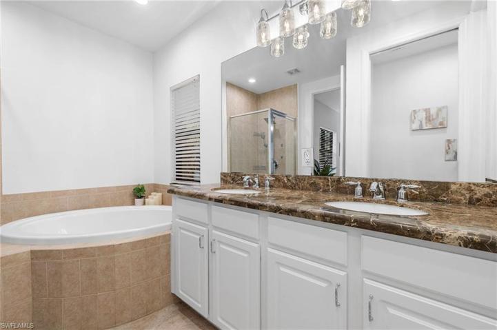 1110  Medan S CT, Naples, FL 34113