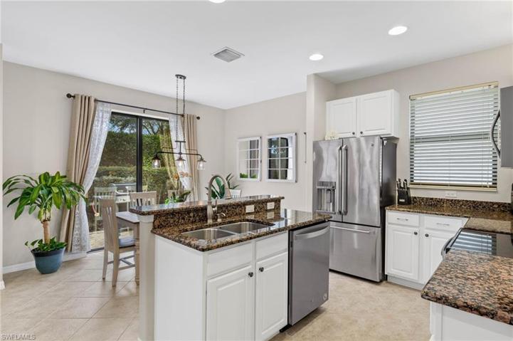 1110  Medan S CT, Naples, FL 34113