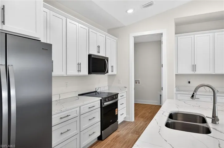 3033 Sw 11th Pl, Cape Coral, Florida 33914