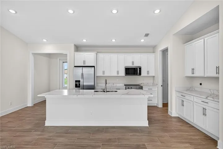 3033 Sw 11th Pl, Cape Coral, Florida 33914