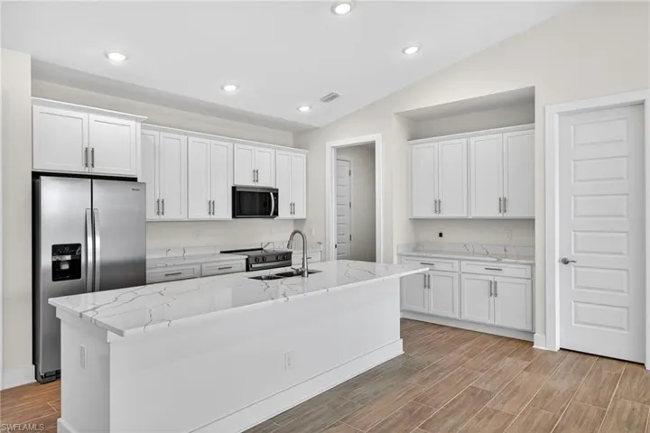 3033 Sw 11th Pl, Cape Coral, Florida 33914