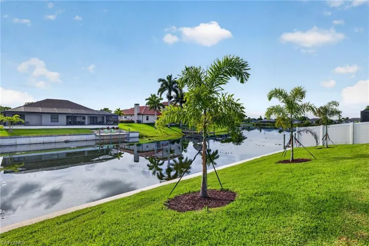 3033 Sw 11th Pl, Cape Coral, Florida 33914