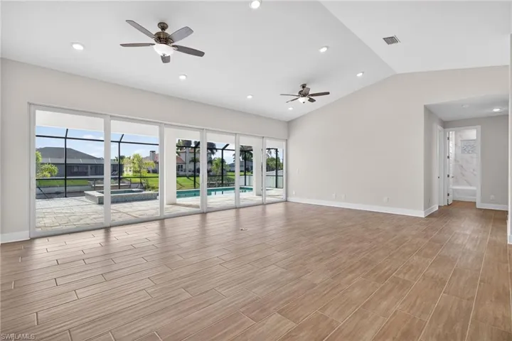 3033 Sw 11th Pl, Cape Coral, Florida 33914