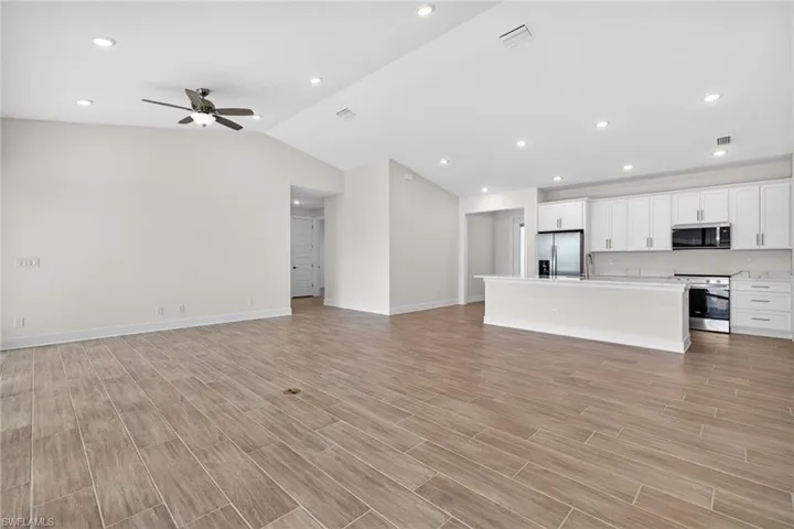 3033 Sw 11th Pl, Cape Coral, Florida 33914