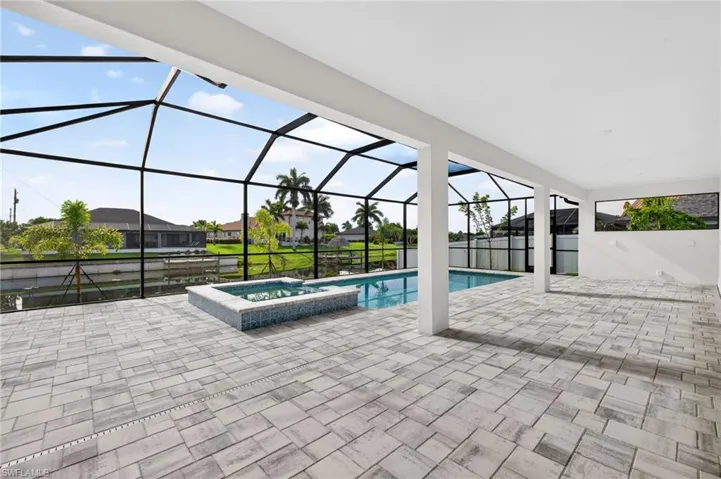 3033 Sw 11th Pl, Cape Coral, Florida 33914
