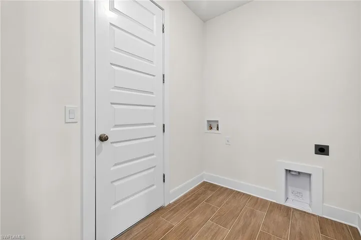 3033 Sw 11th Pl, Cape Coral, Florida 33914